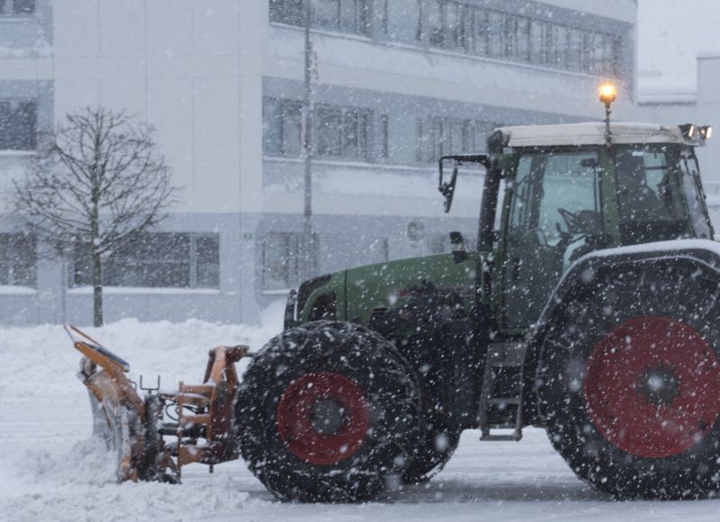 Local Parking Lot Snow Removal in Eden Prairie, MN