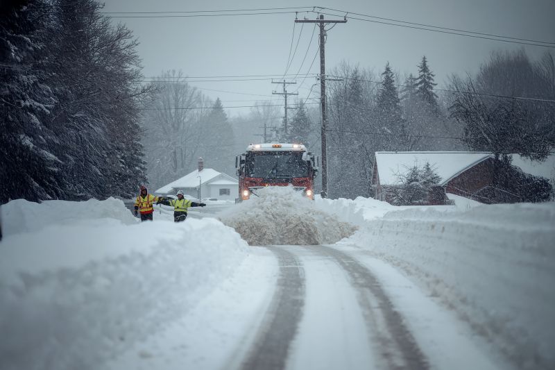 Local Residential Snow Plowing in Wayzata, MN